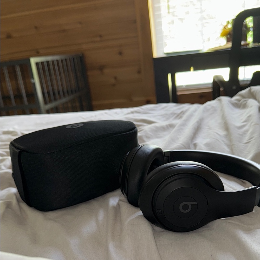Beats by Dre Black Over-Ear Headphones with Sleek Design